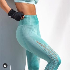 EUC NUX Triple Threat Leggings (Small)